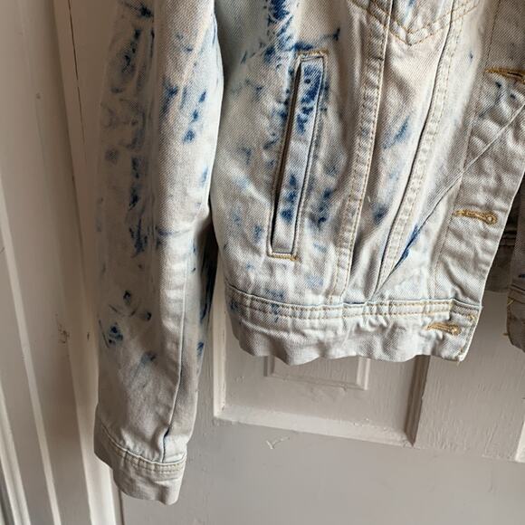Free People Rumors Denim Jacket in Jones Tie Dye Blue - Picture 5 of 9